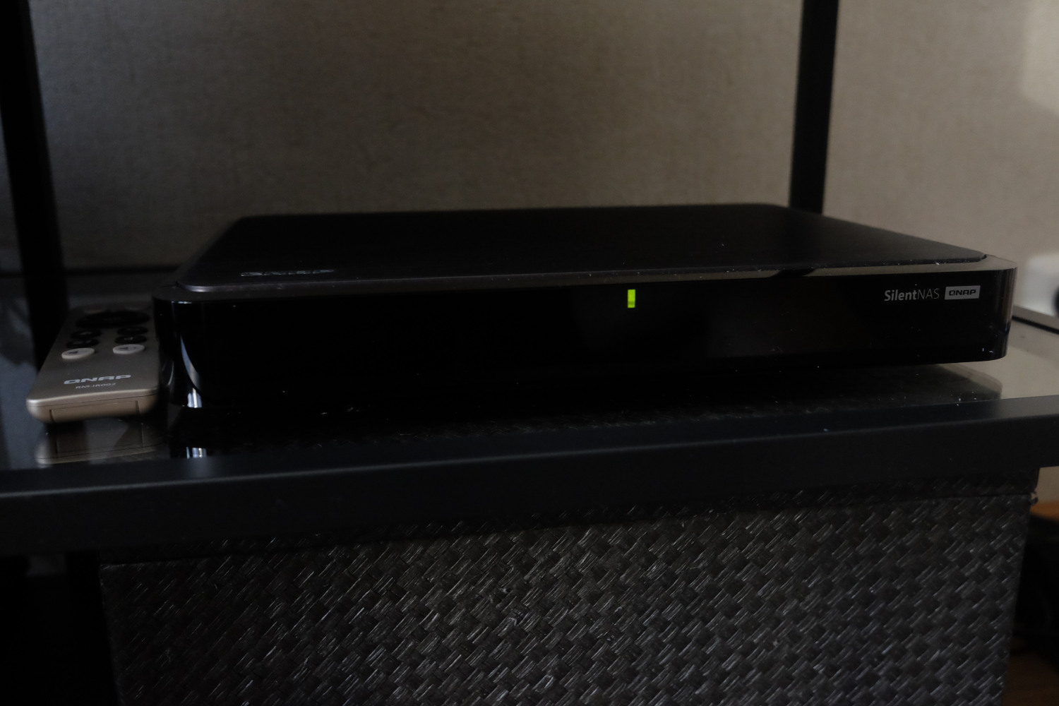 Медиа плеер QNAP и пульт